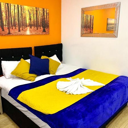 London 2 Bedroom Apartment, Kitchen, Reception And Private Garden Exteriör bild
