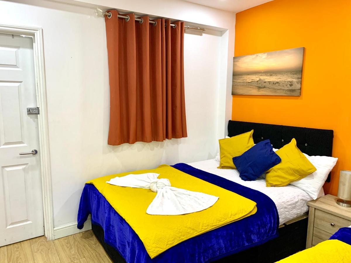 London 2 Bedroom Apartment, Kitchen, Reception And Private Garden Exteriör bild