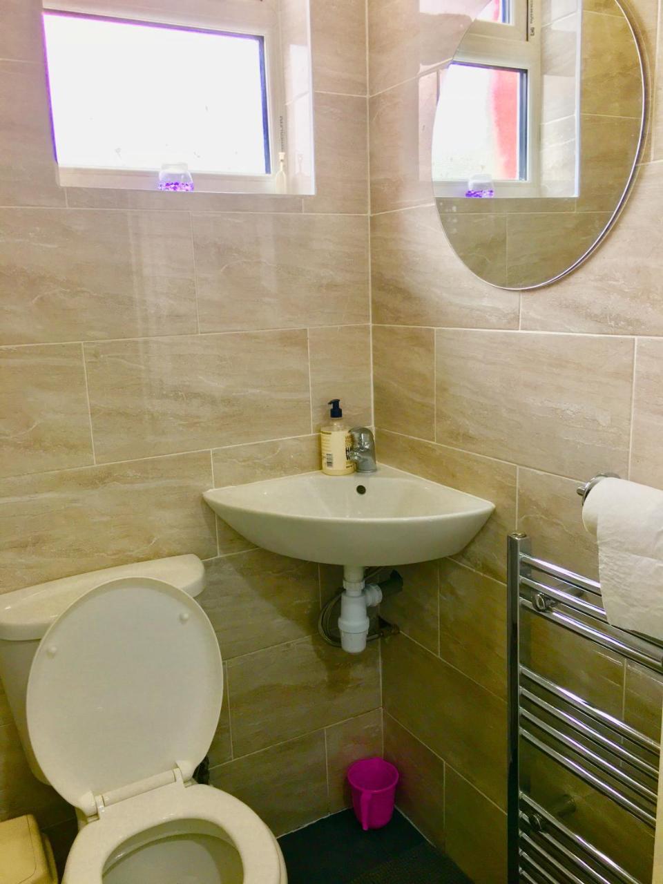 London 2 Bedroom Apartment, Kitchen, Reception And Private Garden Exteriör bild