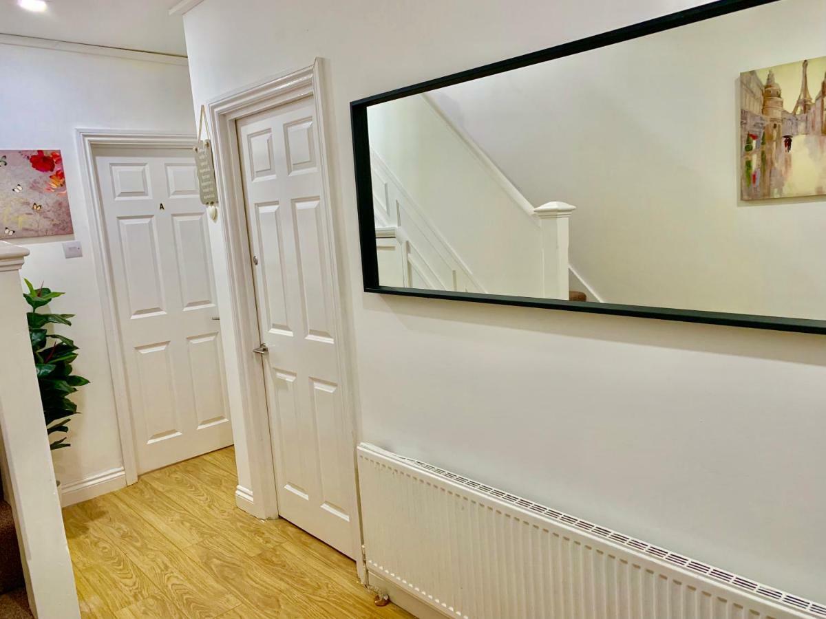 London 2 Bedroom Apartment, Kitchen, Reception And Private Garden Exteriör bild