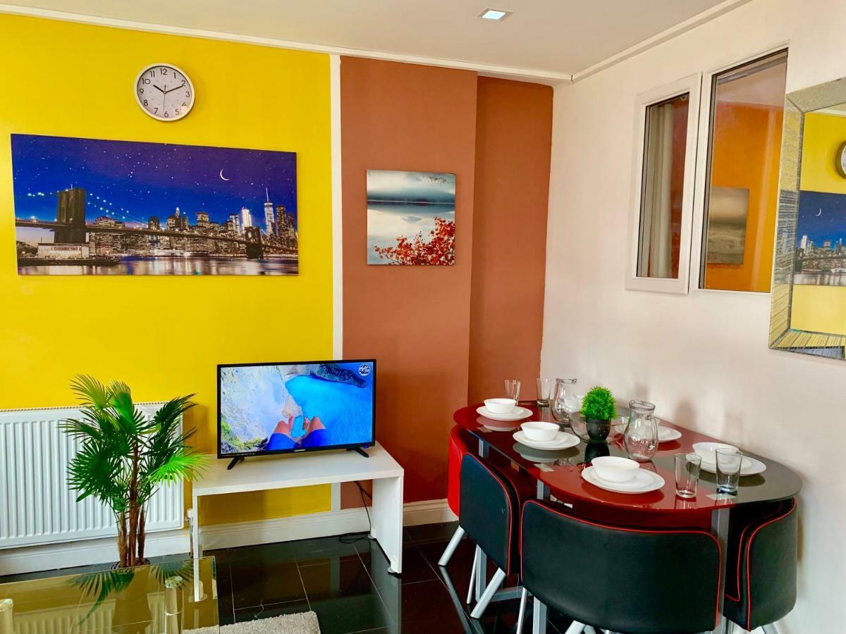 London 2 Bedroom Apartment, Kitchen, Reception And Private Garden Exteriör bild